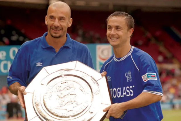 جيانلوكا فيالي ودينيس وايز وكأس الرابطة عام 2000 (غيتي)