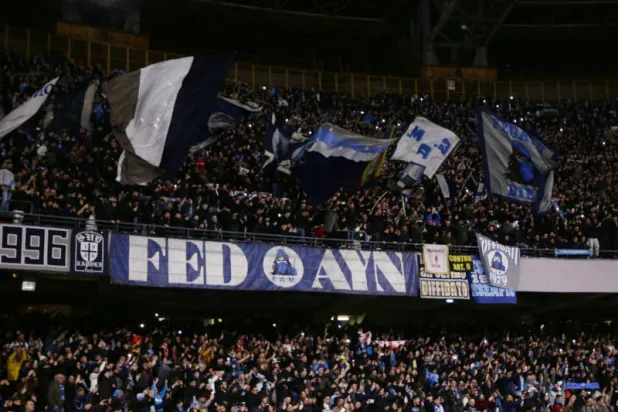 جماهير نابولي لن تستطيع حضور مباريات فريقها خارج أرضه (رويترز)