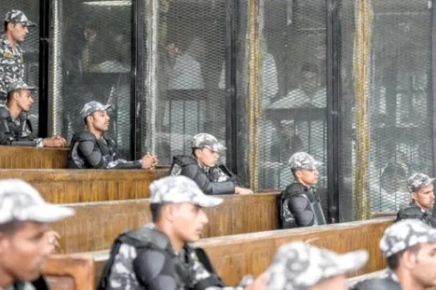 محاكمات عناصر من «الإخوان» في مصر يوليو 2018 (أ.ف.ب)