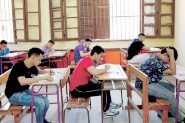 طلاب يخوضون امتحانات الثانوية العامة في مصر (أرشيفية)