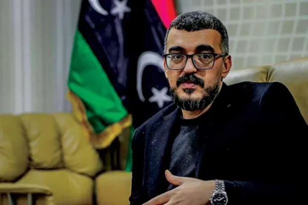 بدر الدين التومي وزير الحكم المحلي بحكومة «الوحدة» المؤقتة (إدارة الإعلام بالوزارة)