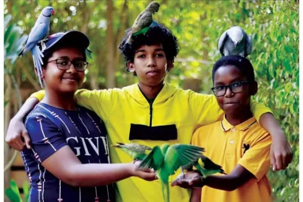 أطفال في «محمية المارشال» للطيور (الشرق الأوسط)