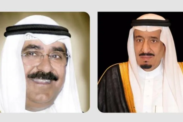 خادم الحرمين الشريفين والشيخ مشعل الأحمد الجابر الصباح ولي عهد الكويت (واس)