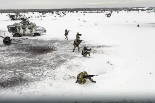 قوات روسية تشارك في مناورات مشتركة مع بيلاروسيا الشهر الماضي (أ.ب)