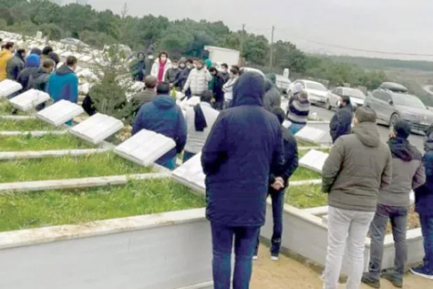 مجموعة من «شباب الإخوان» منتمية لـ«تيار الكماليين» خلال تجمع أكتوبر الماضي (صفحات على «فيسبوك» و«تلغرام»)