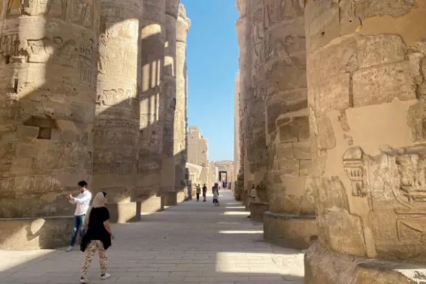 تضم صالة الأعمدة 134عموداً (الشرق الأوسط)