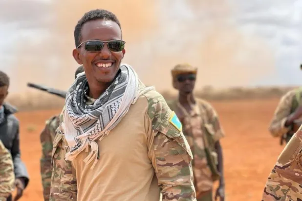 الرائد حسن توري ضابط الجيش الصومالي الذي لقي مصرعه في الهجوم (وكالة الصومال الرسمية)