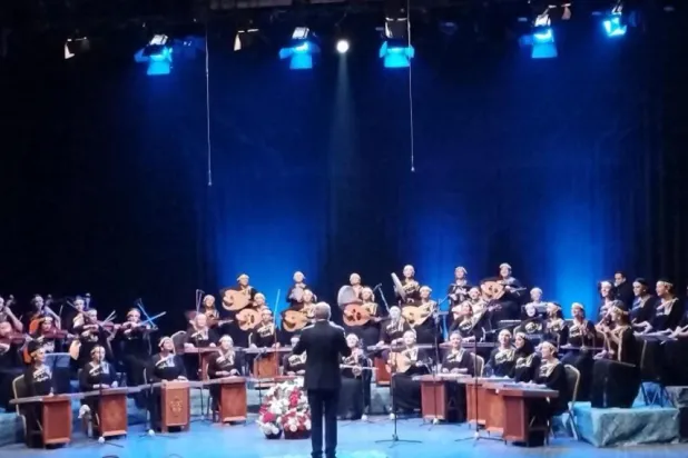 Her yaştan kadın müzisyenin yer aldığı Sumeryat Müzik Topluluğu’nun en genç müzisyeni 11 yaşında / Fotoğraf: Independent Arabia

