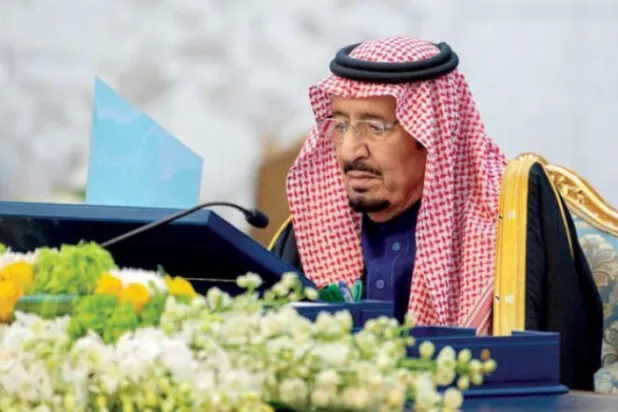 

ملک سلمان خادم حرمین شریفین در حال ریاست جلسه دیروز کابینه در ریاض (واس)
