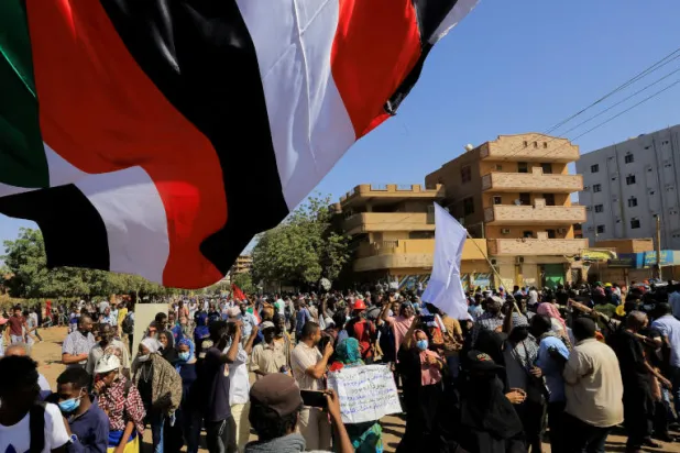جانب من احتجاجات الخرطوم المطالبة بالحكم المدني (رويترز)