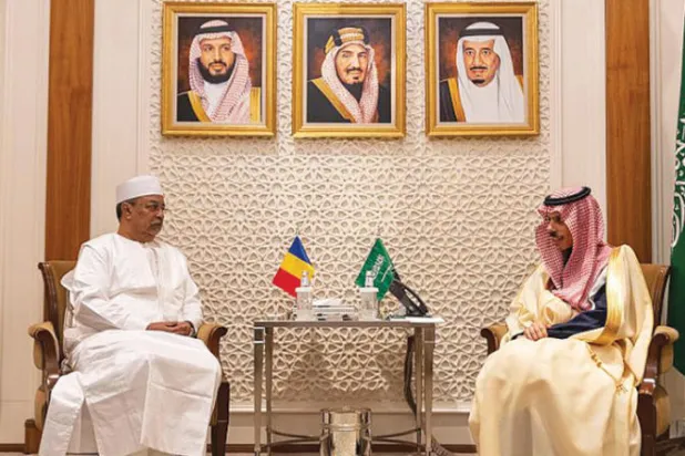 الأمير فيصل بن فرحان لدى لقائه الوزير محمد صالح النظيف في الرياض (واس)