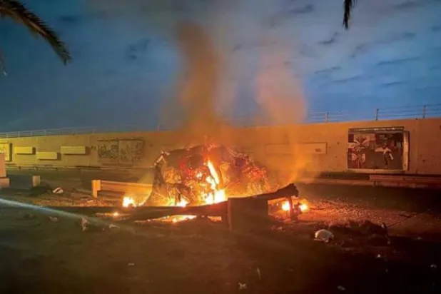 Süleymani’nin seyahat ettiği araç, iki yıl önce ABD füzeleri tarafından hedef alındıktan sonra alev aldı (AFP)