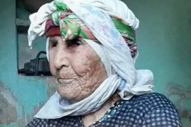 المعمرة نورة حيميش في إدلب شمال سوريا قبل وفاتها بأشهر (صفحة «أخبار إدلب»)