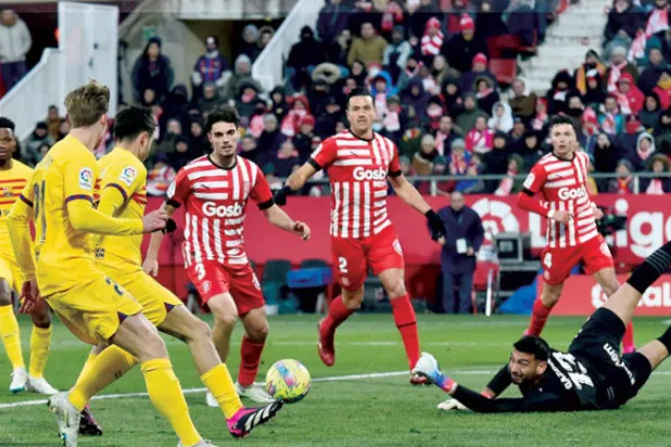 بيدري (الثالث من اليسار) وهدف فوز برشلونة (أ.ف.ب)