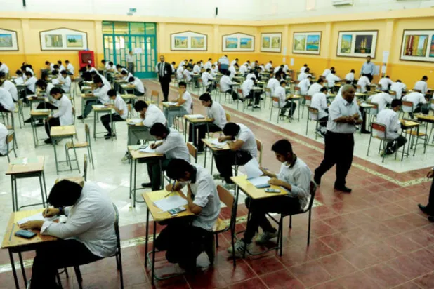 طلاب كويتيون يُجرون امتحاناتهم (من الأرشيف - كونا)