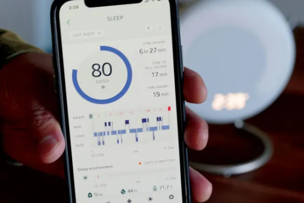 تطبيق هاتفي «هالو رايز» يعرض مخططاً لمراحل النوم