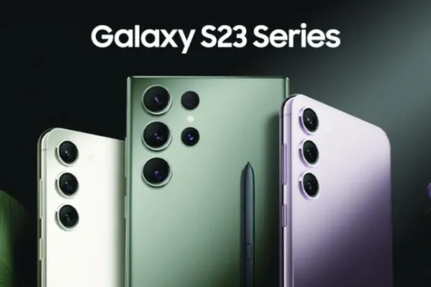 هواتف «غالاكسي إس 23 ألترا» (في الوسط) و«غالاكسي إس 23+» (إلى اليمين) و«غالاكسي إس 23» (إلى اليسار)