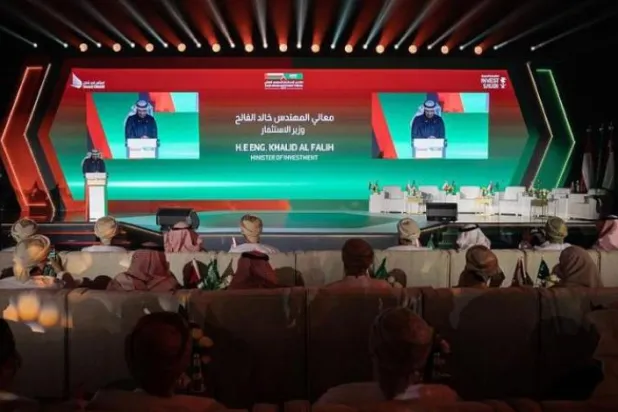 
نشست مشترک سعودی و عمان با سخنرانی مهندس خالد الفالح وزیر سرمایه گذاری آغاز شد (واس)