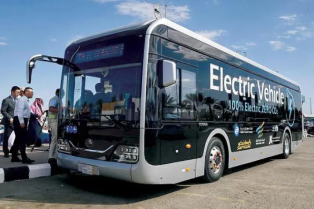 
 
اولین اتوبوس برقی ناوگان حمل و نقل عمومی سعودی در جده آغاز به کار کرد (الشرق الاوسط)