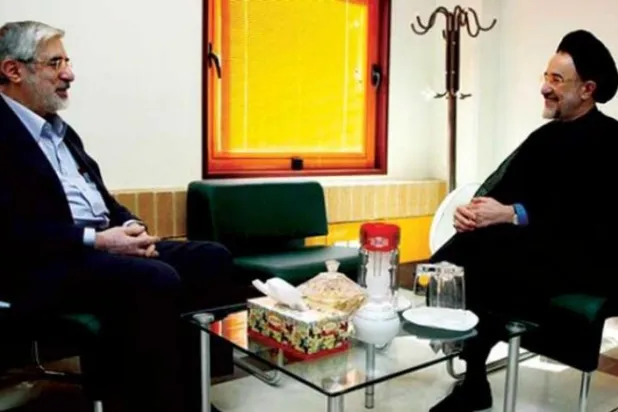 Mir-Hossein Mousavi and Iran’s former reformist President Mohammad Khatami on the sidelines of an event before the 2009 presidential elections (archives - Parliament News)