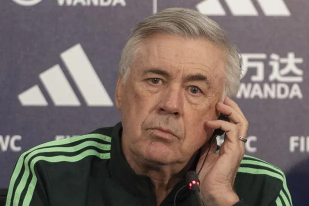 أنشيلوتي قال إن مشكلة العنصرية يجب حلها في إسبانيا (إ.ب.أ)