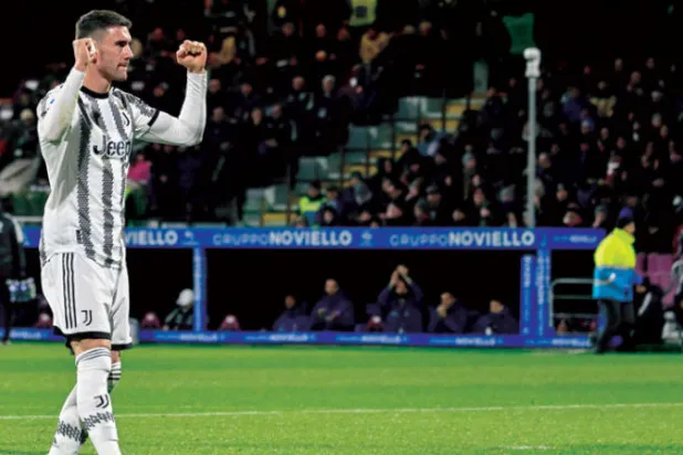 فلاهوفيتش مهاجم يوفنتوس على موعد مع مواجهة فريقه السابق فيورنتينا (أ.ف.ب)