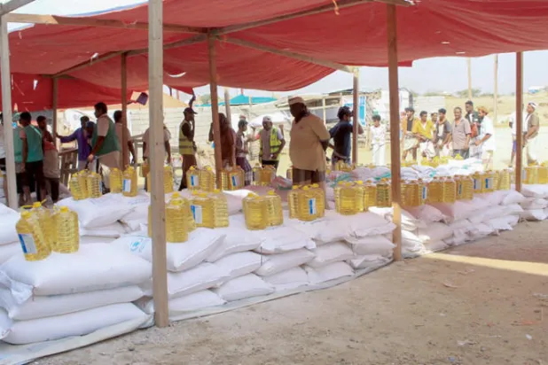 مساعدات أممية لنازحين يمنيين في محافظة حجة شمال غربي البلاد (أ.ف.ب)