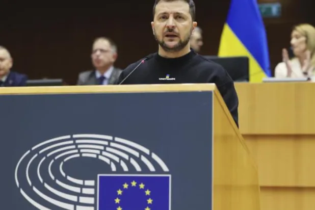 
 
ولودیمیر زلنسکی رئیس جمهور اوکراین ۹ فوریه در پارلمان اروپا سخنرانی کرد (آسوشیتد پرس)