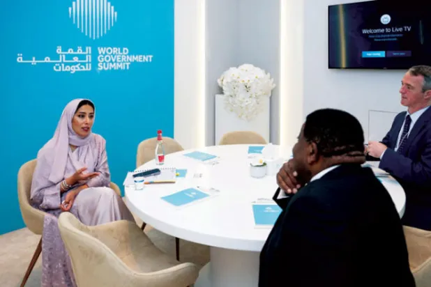 منى المري خلال إحدى جلسات منتدى التوازن بين الجنسين أمس في القمة العالمية للحكومات (الشرق الأوسط)