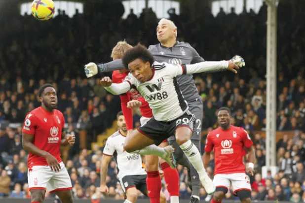 ويليان المخضرم يتألق ويسجل أهدافاً ويصنعها مع فولهام (رويترز)