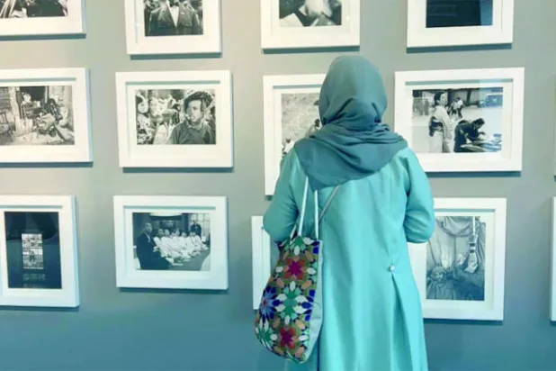 أعمال المصورة ريم الفيصل في المعرض (تصوير: إيمان الخطاف)