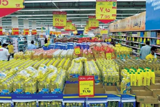 ساهم ارتفاع أسعار المواد الغذائية في زيادة نسبة التضخم في السعودية (الشرق الأوسط)