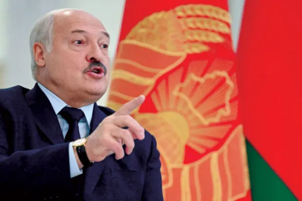 طلب لوكاشينكو من بوتين كتيبة روسية إضافية لتكون بقيادته (أ.ف.ب)