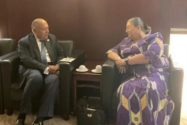 شكري ملتقياً هنا تيته