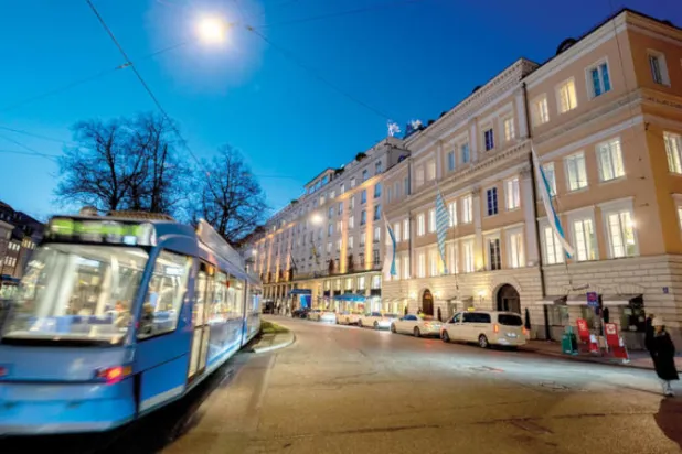 الفندق الذي سيستضيف أعمال «مؤتمر ميونيخ للأمن» (أ.ب)