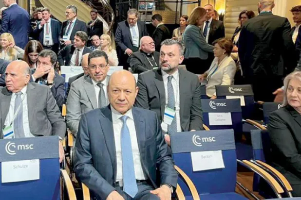 رئيس مجلس القيادة اليمني رشاد العليمي في الجلسة الافتتاحية لمؤتمر ميونيخ للأمن (سبأ)