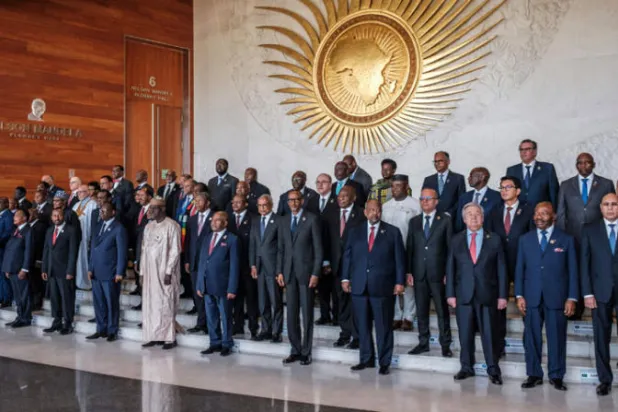 صورة جماعية للقادة المشاركين في قمة الاتحاد الأفريقي في أديس أبابا أمس (أ.ف.ب)