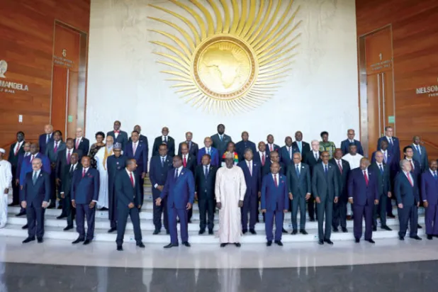 صورة جماعية للقادة المشاركين في قمة الاتحاد الأفريقي في أديس أبابا أمس (أ.ب)