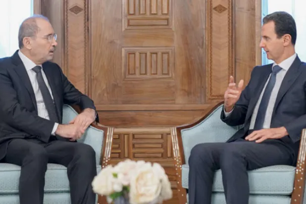 الأسد مستقبلاً وزير خارجية الأردن أيمن الصفدي في 15 الشهر الجاري (أ.ب)