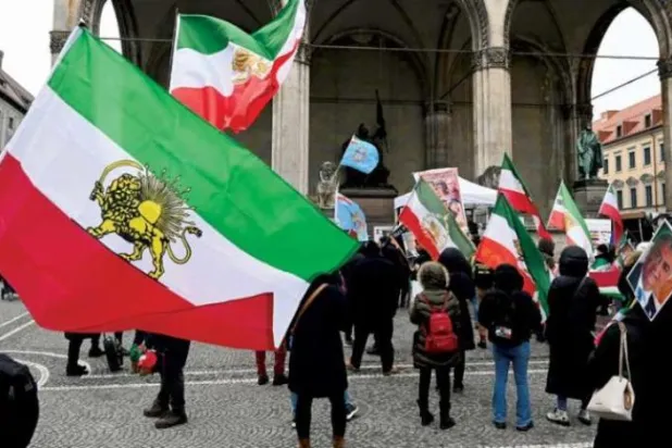 بخشی از تظاهرات روز گذشته علیه رژیم ایران در مونیخ (DPA)

