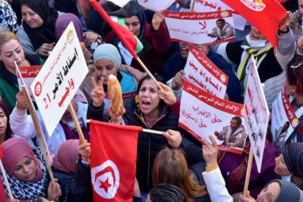  
بخش هایی از اعتراضات گسترده ۱۸ اکتبر در خیابان های تونس (فرانس پرس)
