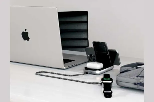 منصّة شحن لاسلكية لثلاثة أجهزة