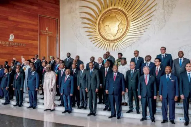 رؤساء وفود الدول الأفريقية المشاركون بالقمة في أديس أبابا (أ.ف.ب)