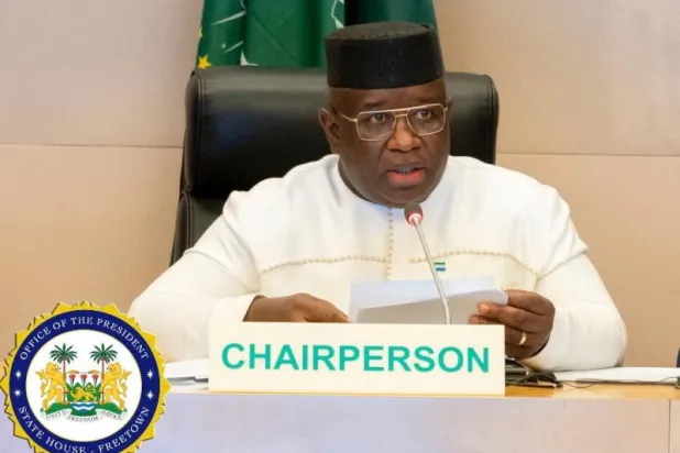 رئيس سيراليون مادا بيو (الحساب الرسمي على تويتر)