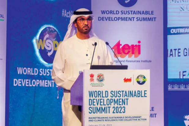 الجابر متحدثاً في القمة العالمية للتنمية المستدامة بمدينة نيودلهي الهندية (وام)