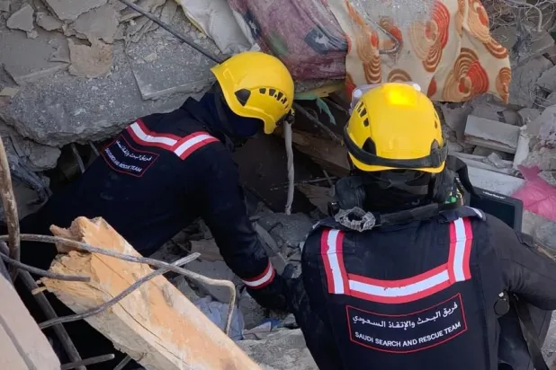 نفَّذ فريق البحث والإنقاذ مهامه في 3 مدن تركية (الدفاع المدني السعودي)