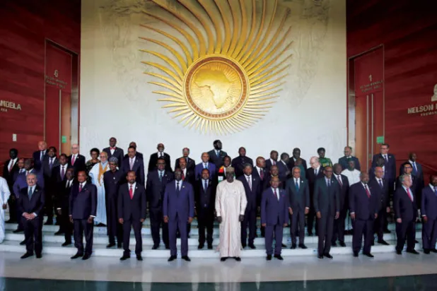 صورة جامعة للقادة في القمة الـ36 لدول الاتحاد الأفريقي (رويترز)