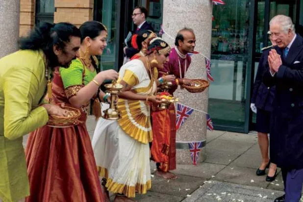 احتفل الملك تشارلز الثالث في 6 فبراير الماضي بالمكانة الجديدة التي منحت لمدينة ميلتون كجزء من احتفالات اليوبيل البلاتيني لملكة بريطانيا الراحلة في حفل استقبال لأعضاء المجتمع المحلي والمنظمات (رويترز)