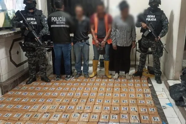 ضبطت الإكوادور كمية قياسية من المخدرات عام 2021 ناهزت 210 أطنان متجهة إلى الموانئ الأوروبية (الموقع الرسمي لشرطة الإكوادور)