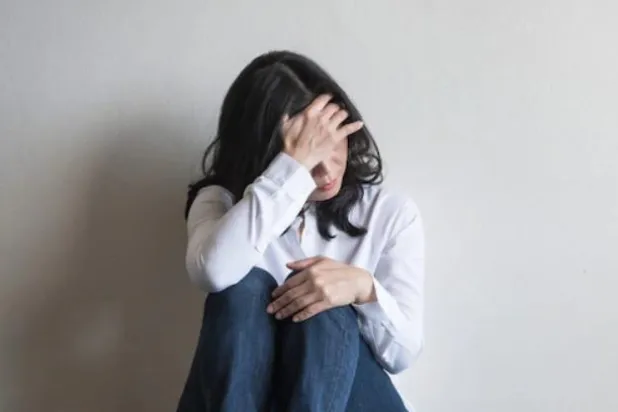 القلق المرضي تكون له آثار صحية سلبية على الصحة (شاترستوك)